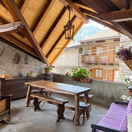 Casa Nel Centro Storico Di Borno Villa Luaran gambar