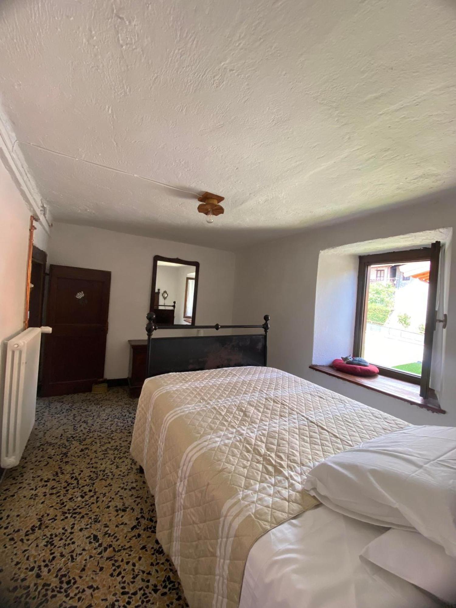 Casa Nel Centro Storico Di Borno Villa Luaran gambar