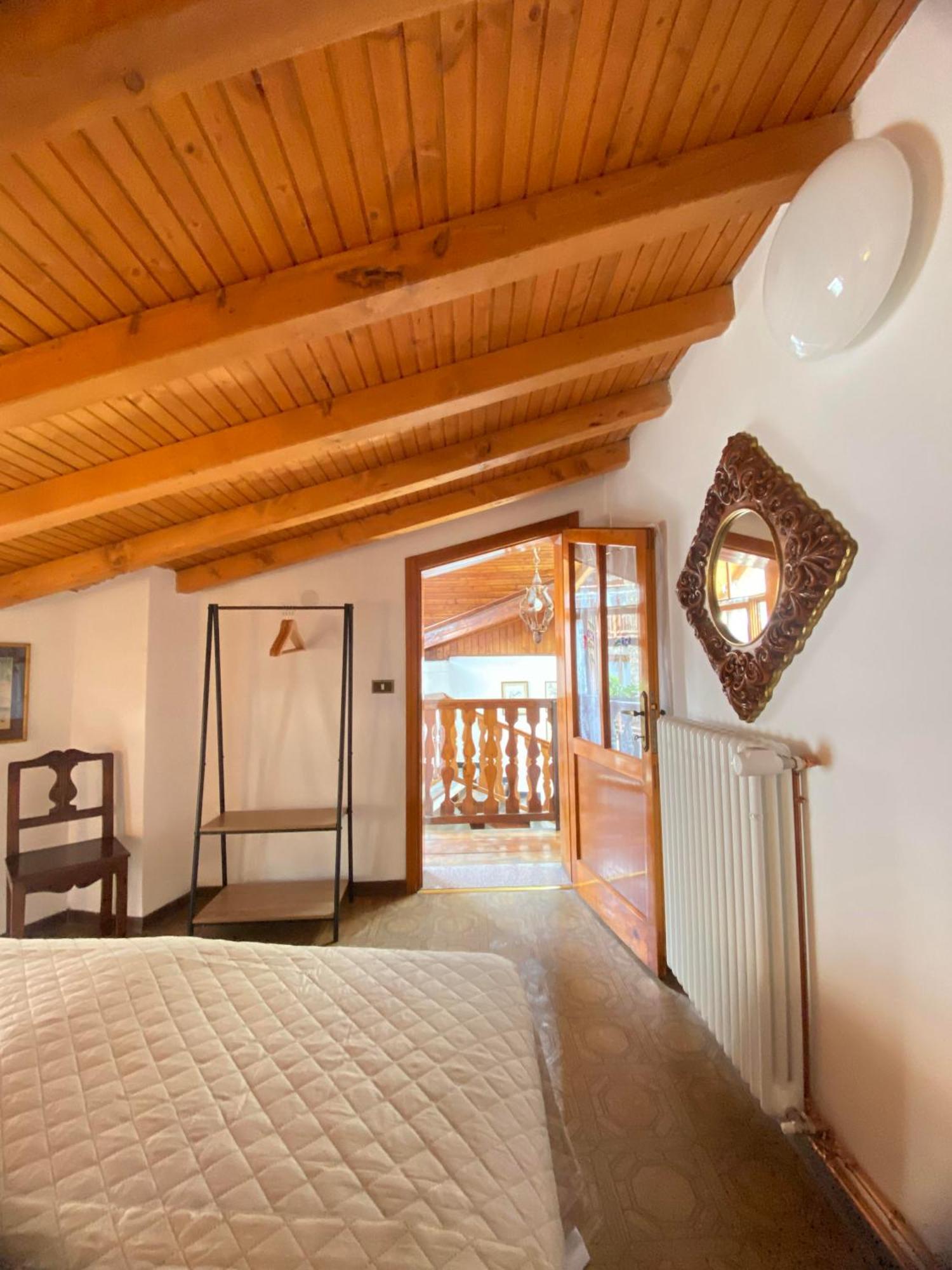 Casa Nel Centro Storico Di Borno Villa Luaran gambar