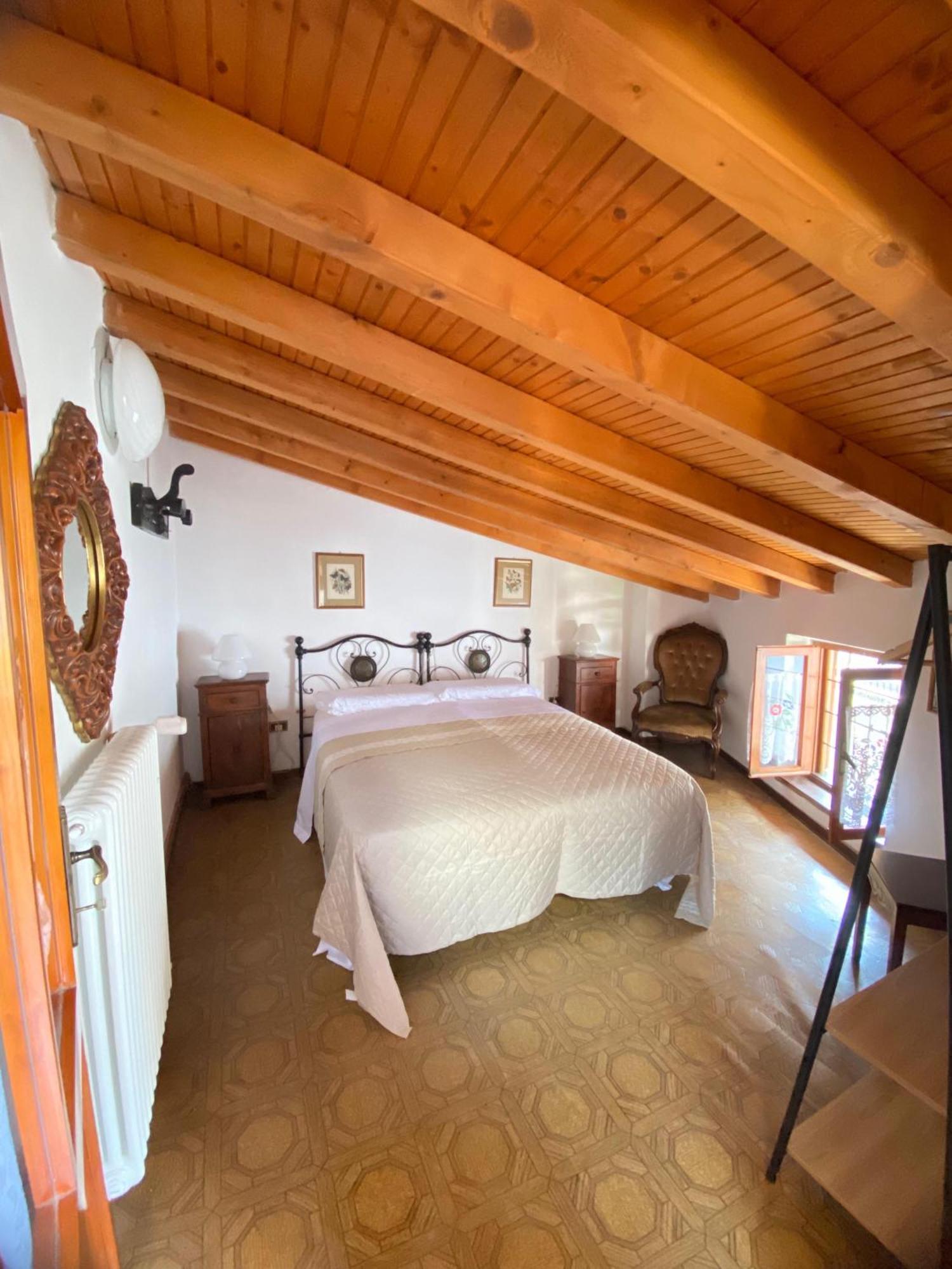 Casa Nel Centro Storico Di Borno Villa Luaran gambar